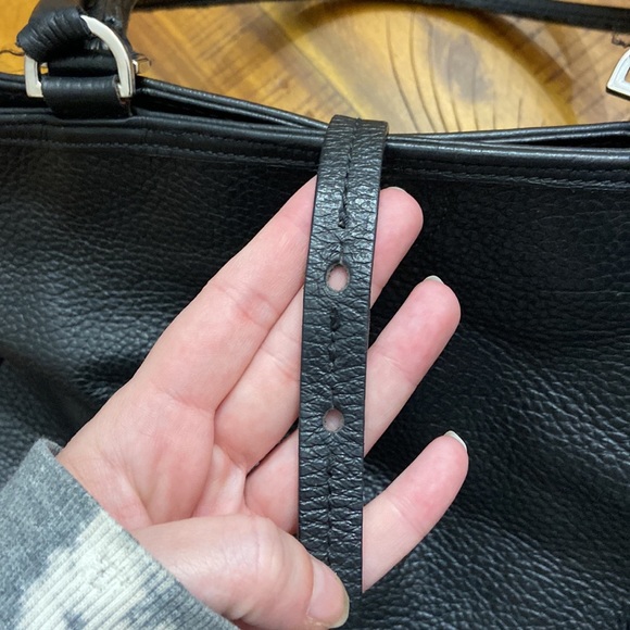 Guia’s Italy Leather Shoulder Bag - Picture 3 of 16